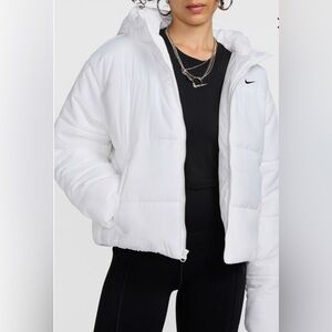 NWT L Nike thermafit white puffer jacket coat